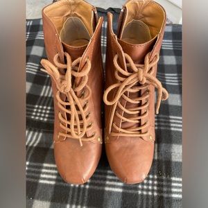 Women’s heeled booties